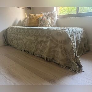 Vintage Columbine Cody Chenille Twin Bedspread